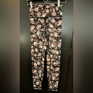 Lululemon leggings size 6